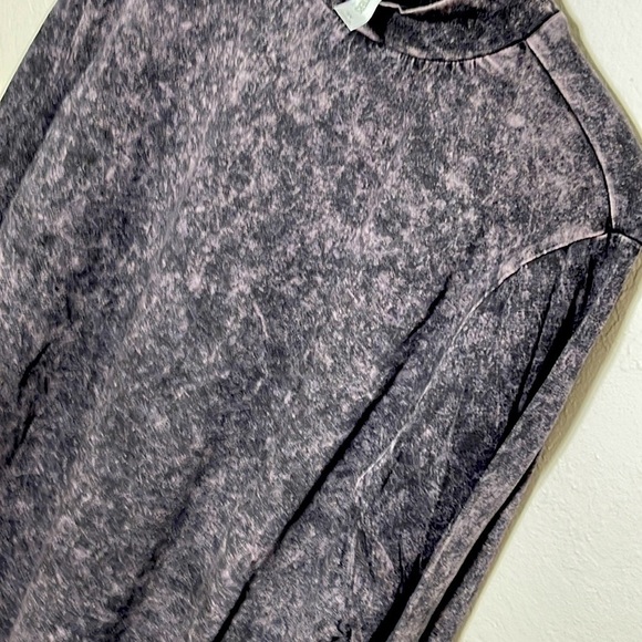 ZENANA Outfitters Mineral Wash Long Sleeve Purple Gray Mock Neck Shirt Size 3X - Picture 2 of 7